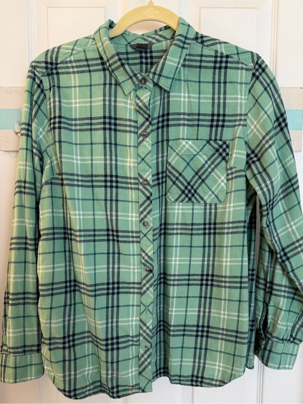 Mint green & navy Eddie Bauer long-sleeve plaid button-down flannel shirt Sz XL